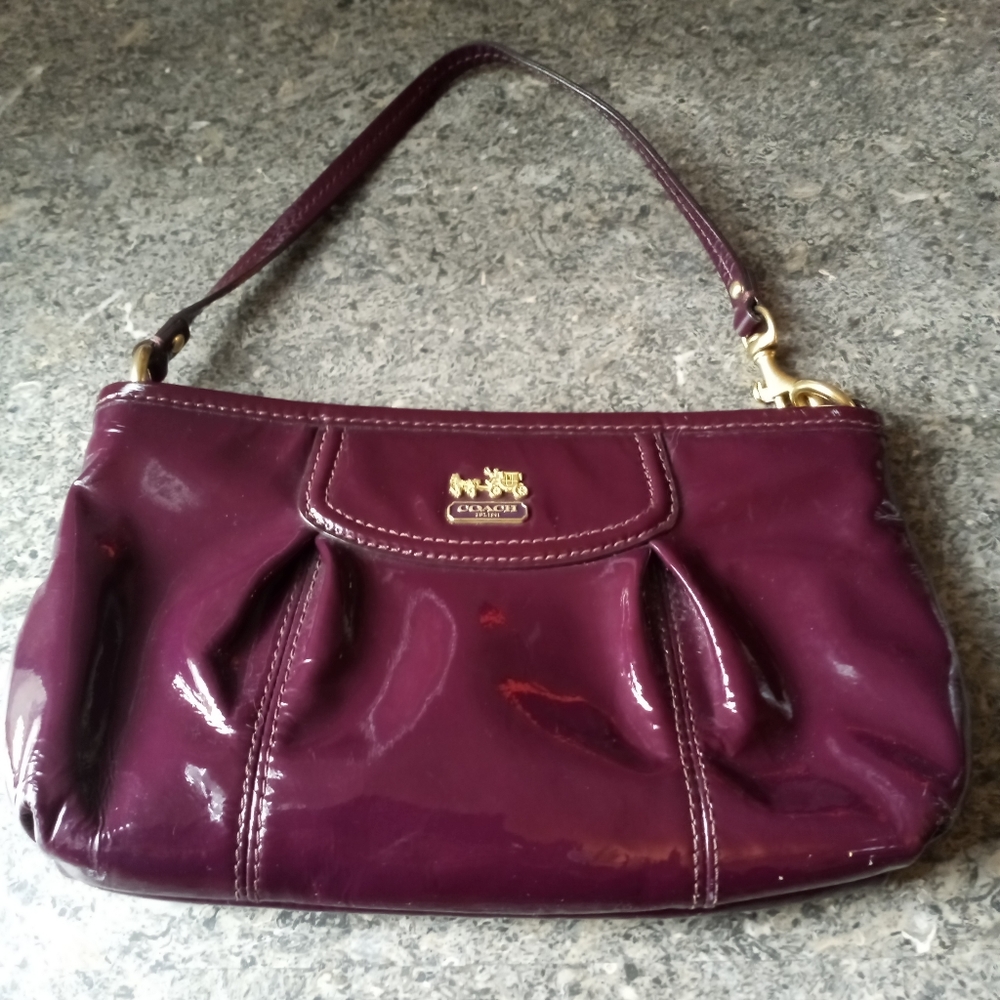 Coach patient plum wristlet - Picture 5 of 8
